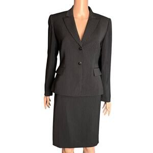 Tahari Pinstriped Skirt Suit 6P Career Business Professional City Classic Preppy
